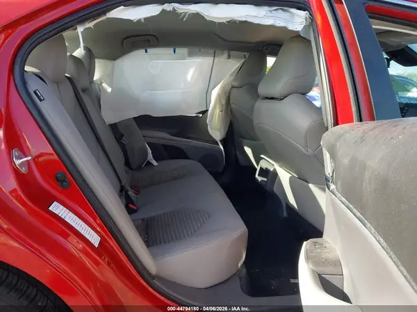 4T1G11AK3NU058049 2022 TOYOTA CAMRY - Image 8
