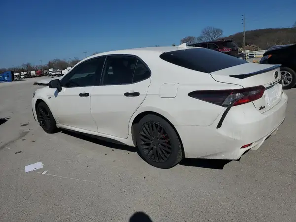 4T1G11AK3NU059184 2022 TOYOTA CAMRY - Image 2