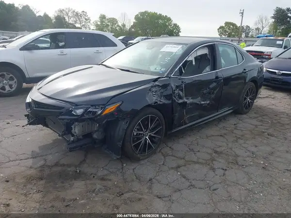 4T1G11AK3NU060013 2022 TOYOTA CAMRY - Image 2