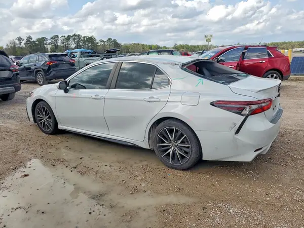 4T1G11AK3NU061405 2022 TOYOTA CAMRY - Image 2