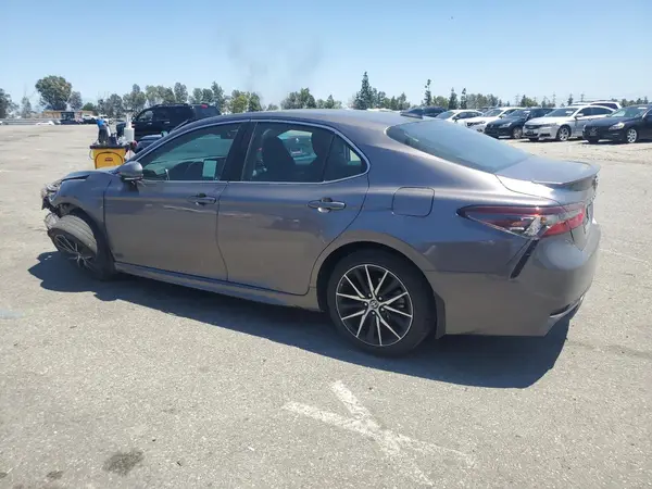 4T1G11AK3NU062070 2022 TOYOTA CAMRY - Image 2