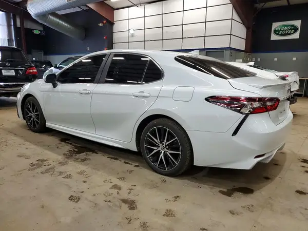 4T1G11AK3NU064563 2022 TOYOTA CAMRY - Image 2