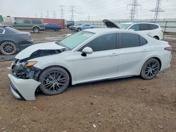 4T1G11AK3NU065485 2022 TOYOTA CAMRY - Image 1