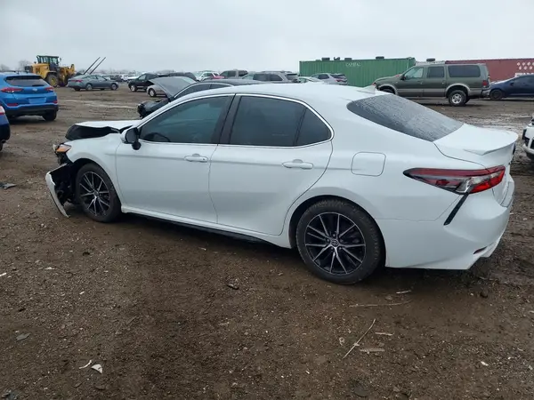 4T1G11AK3NU065485 2022 TOYOTA CAMRY - Image 2