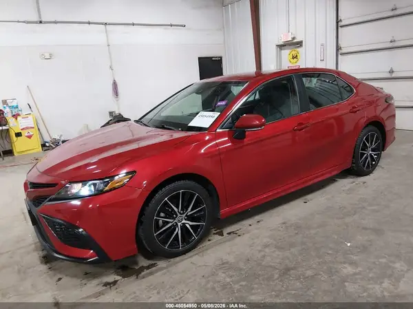 4T1G11AK3NU067463 2022 TOYOTA CAMRY - Image 2
