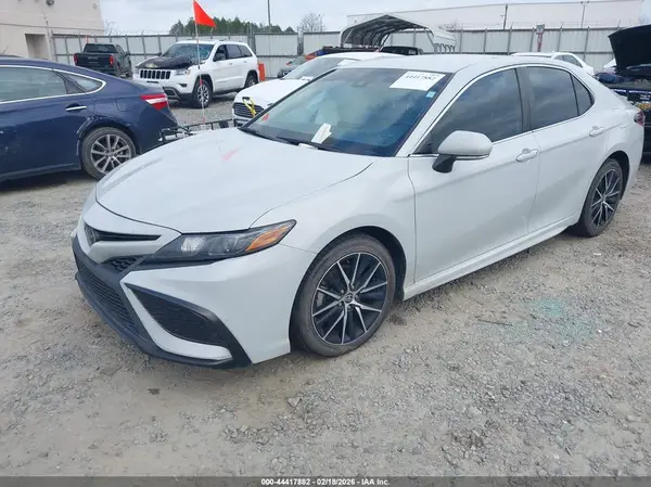 4T1G11AK3NU068791 2022 TOYOTA CAMRY - Image 2