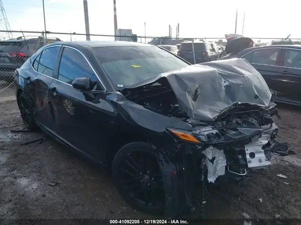 4T1G11AK3NU072940 2022 TOYOTA CAMRY - Image 1