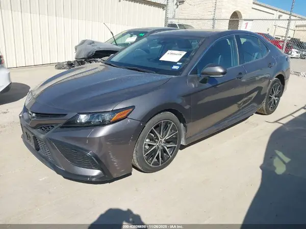 4T1G11AK3NU073053 2022 TOYOTA CAMRY - Image 2