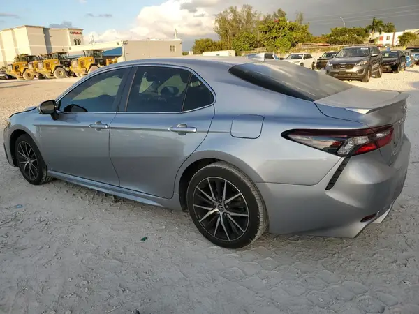 4T1G11AK3NU620886 2022 TOYOTA CAMRY - Image 2