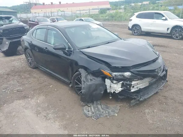 4T1G11AK3NU621892 2022 TOYOTA CAMRY - Image 1