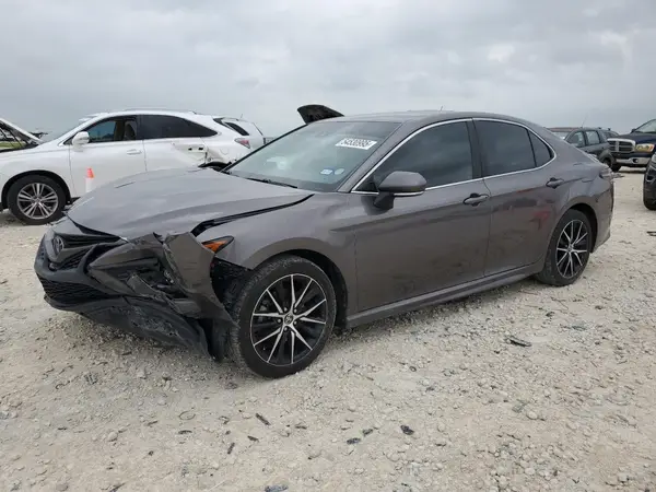 4T1G11AK3NU622900 2022 TOYOTA CAMRY - Image 1