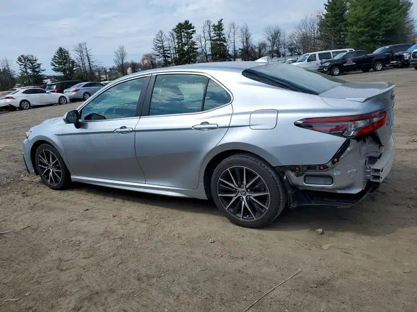 4T1G11AK3NU624033 2022 TOYOTA CAMRY - Image 2