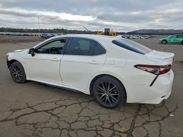 4T1G11AK3NU624632 2022 TOYOTA CAMRY - Image 2