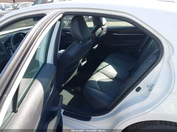 4T1G11AK3NU632312 2022 TOYOTA CAMRY - Image 8