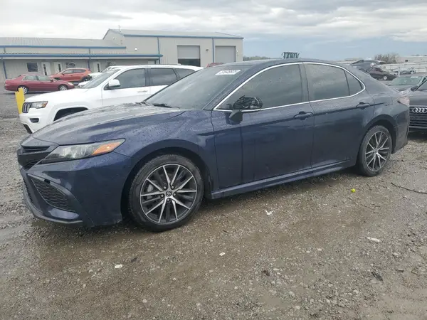 4T1G11AK3NU632648 2022 TOYOTA CAMRY - Image 1