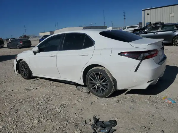 4T1G11AK3NU634481 2022 TOYOTA CAMRY - Image 2