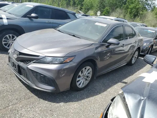 4T1G11AK3NU634674 2022 TOYOTA CAMRY - Image 1