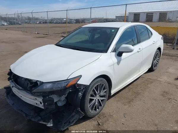 4T1G11AK3NU638207 2022 TOYOTA CAMRY - Image 2