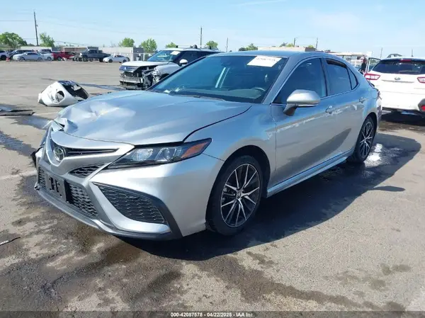 4T1G11AK3NU638448 2022 TOYOTA CAMRY - Image 2