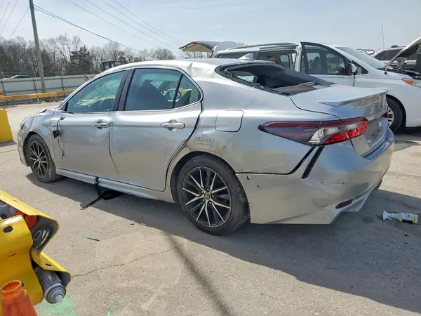 4T1G11AK3NU639082 2022 TOYOTA CAMRY - Image 2