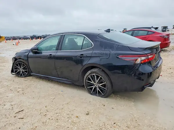 4T1G11AK3NU642936 2022 TOYOTA CAMRY - Image 2