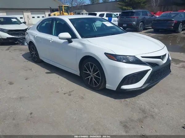 4T1G11AK3NU643066 2022 TOYOTA CAMRY - Image 1