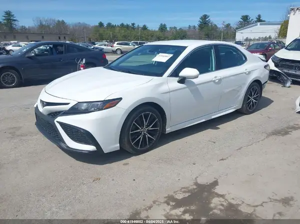 4T1G11AK3NU643066 2022 TOYOTA CAMRY - Image 2