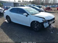 4T1G11AK3NU645240 2022 TOYOTA CAMRY