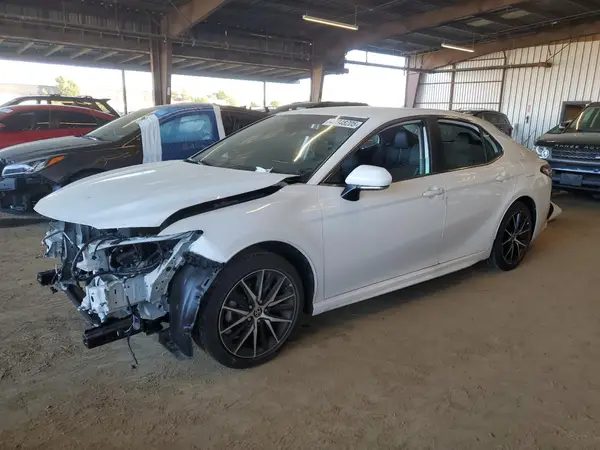 4T1G11AK3NU645528 2022 TOYOTA CAMRY - Image 1