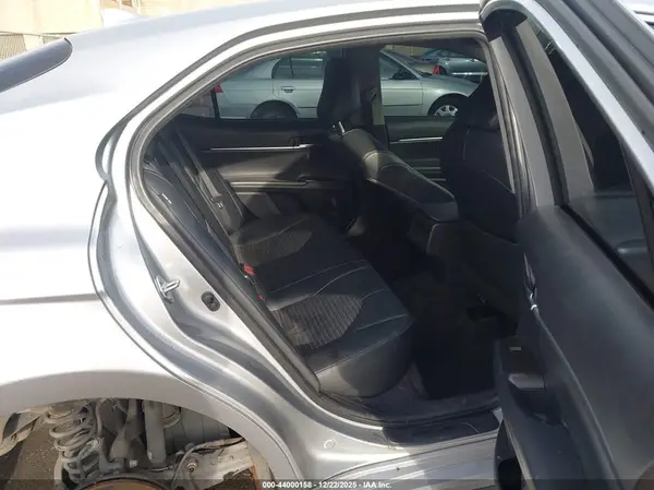 4T1G11AK3NU645755 2022 TOYOTA CAMRY - Image 8