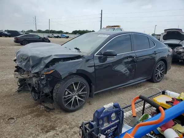 4T1G11AK3NU650258 2022 TOYOTA CAMRY - Image 1
