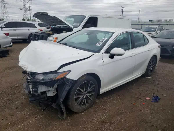 4T1G11AK3NU653130 2022 TOYOTA CAMRY - Image 1