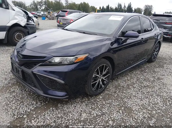 4T1G11AK3NU654570 2022 TOYOTA CAMRY - Image 2