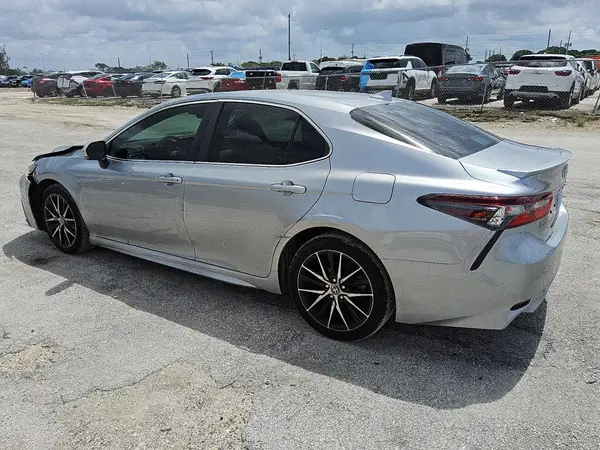 4T1G11AK3NU656819 2022 TOYOTA CAMRY - Image 2