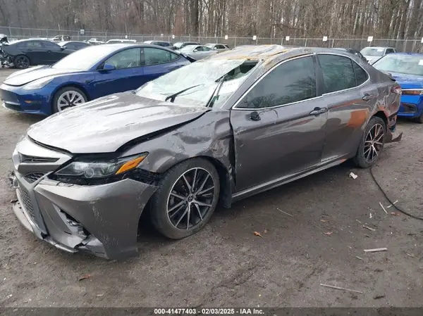 4T1G11AK3NU656948 2022 TOYOTA CAMRY - Image 2