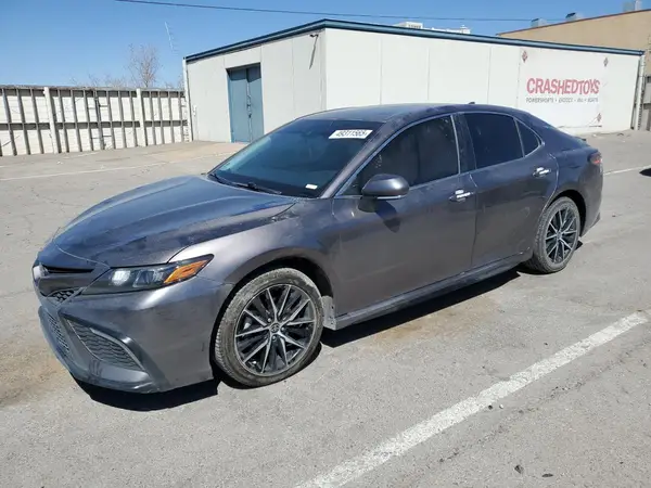 4T1G11AK3NU657890 2022 TOYOTA CAMRY - Image 1