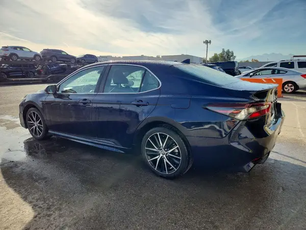 4T1G11AK3NU658585 2022 TOYOTA CAMRY - Image 2