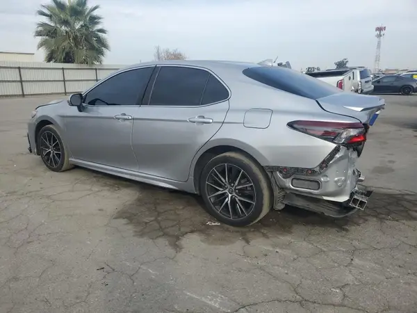 4T1G11AK3NU660837 2022 TOYOTA CAMRY - Image 2