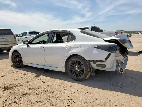 4T1G11AK3NU661504 2022 TOYOTA CAMRY - Image 2