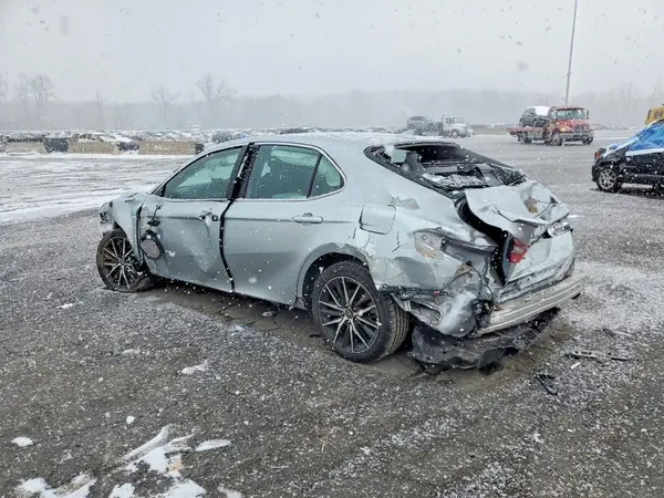 4T1G11AK3NU661941 2022 TOYOTA CAMRY - Image 2