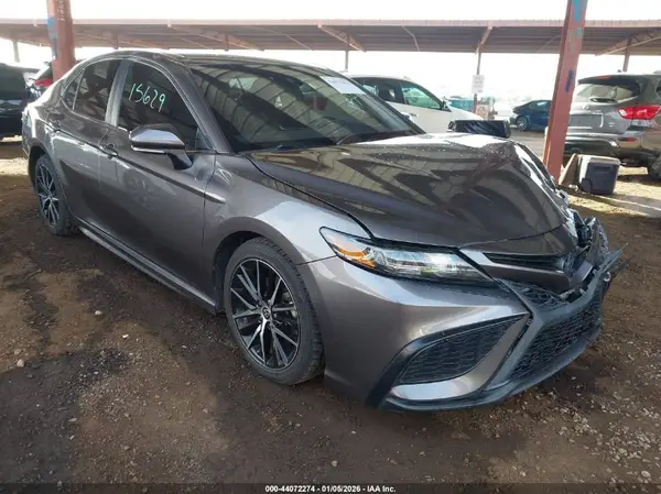 4T1G11AK3NU663351 2022 TOYOTA CAMRY - Image 1