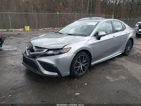 4T1G11AK3NU673894 2022 TOYOTA CAMRY - Image 2