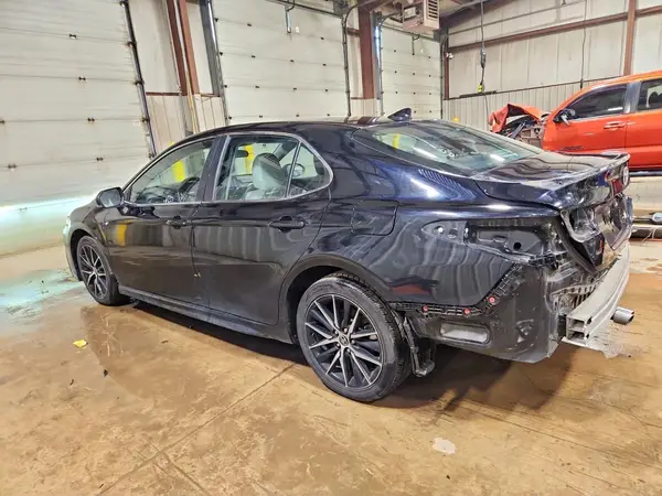 4T1G11AK3NU675645 2022 TOYOTA CAMRY - Image 2