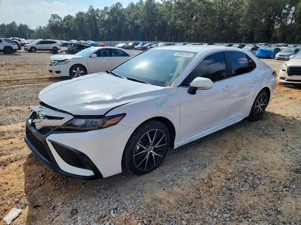 4T1G11AK3NU676813 2022 TOYOTA CAMRY - Image 1