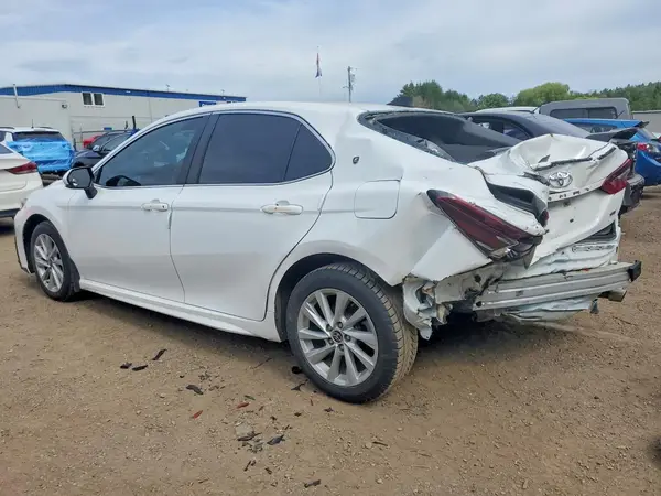 4T1G11AK3NU678013 2022 TOYOTA CAMRY - Image 2