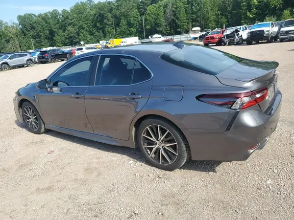 4T1G11AK3NU678495 2022 TOYOTA CAMRY - Image 2