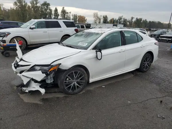 4T1G11AK3NU681851 2022 TOYOTA CAMRY - Image 1