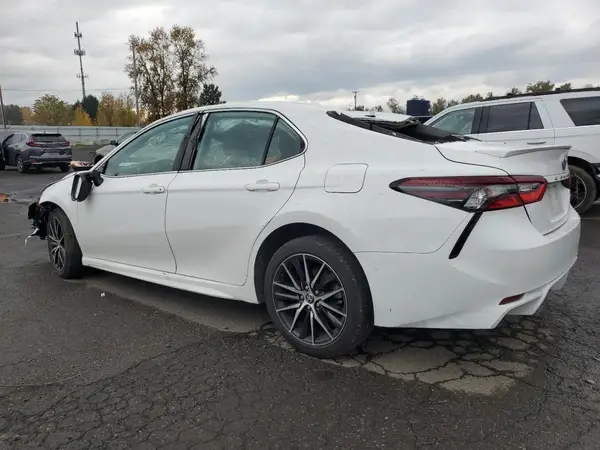 4T1G11AK3NU681851 2022 TOYOTA CAMRY - Image 2