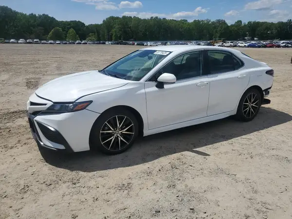4T1G11AK3NU682174 2022 TOYOTA CAMRY - Image 1