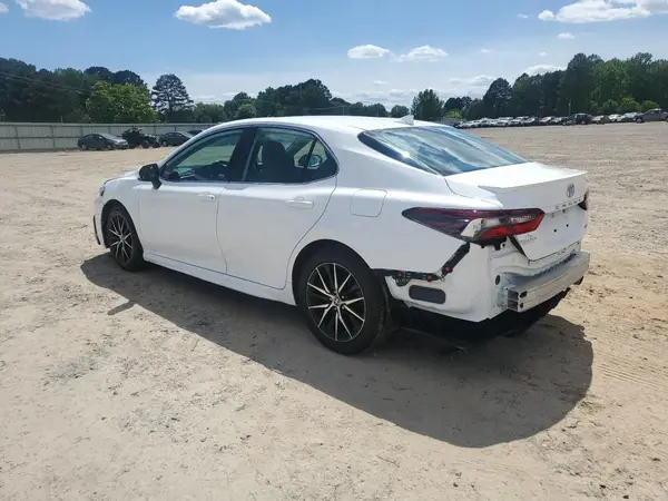 4T1G11AK3NU682174 2022 TOYOTA CAMRY - Image 2